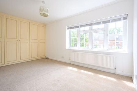 4 bedroom terraced house to rent - Photo 5