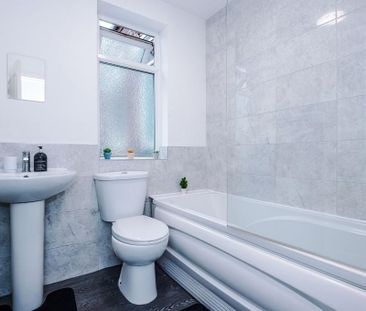 3 bedroom terraced house to rent - Photo 2