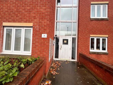 Inverkip Walk, Wolverhampton, West Midlands, WV4 - Photo 3