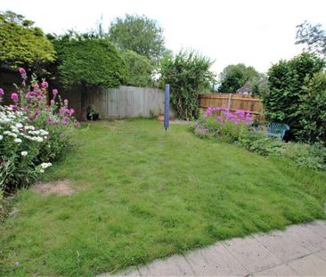 Arethusa Way, Woking - 4 bedrooms Property for lettings - Seymours - Photo 2