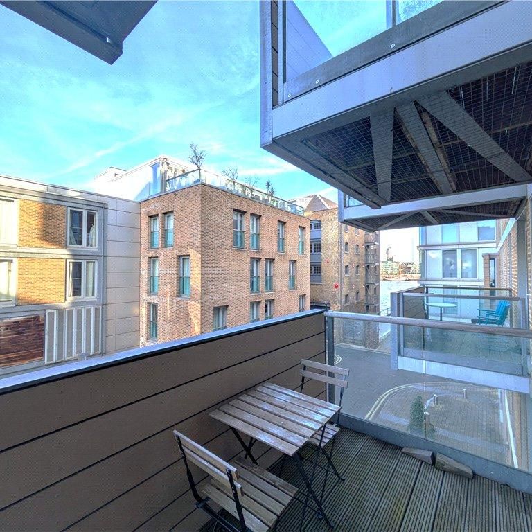 Studio to rent - Photo 1