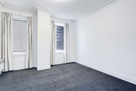 Luxurious One-Bedroom Apartment in Botanica – Prime St Kilda Road Location - Photo 2