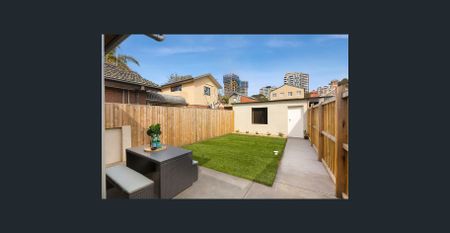 Magnificent Modern Living! - Photo 2