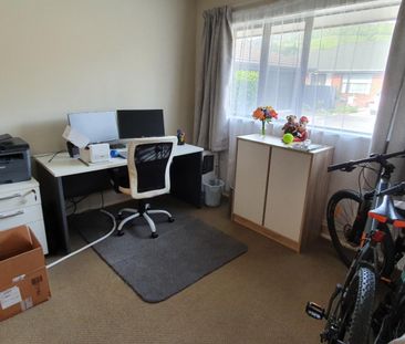 Quiet, Close To Town, Well Presented - Photo 3