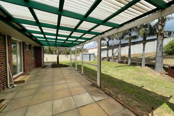 3x1 Australind close to schools - Photo 1