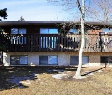 3 Bedroom 1.5 Bathroom Unit in Oriole Park | 42 Onaway Avenue, Red ... - Photo 1