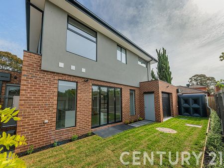 Modern Townhouse in Ideal Location - Photo 3