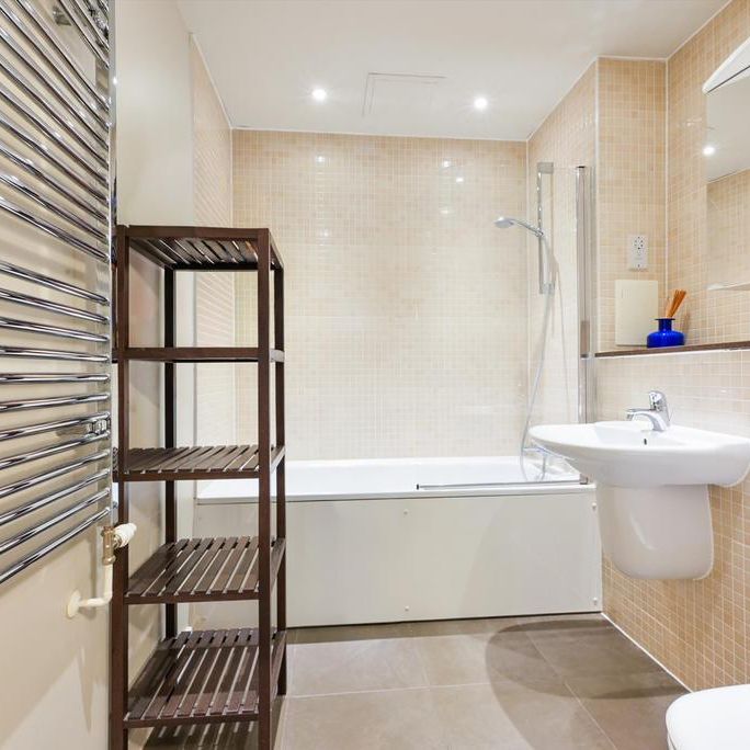 2 bedroom flat to rent - Photo 1