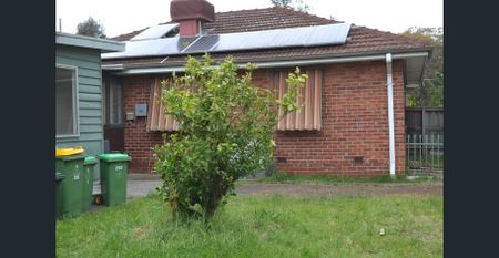 Family Home In Central West Heidelberg Location (Includes Solar Electricity) - Photo 2