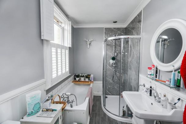 Ellerton Road, Surbiton, KT6 - Photo 1