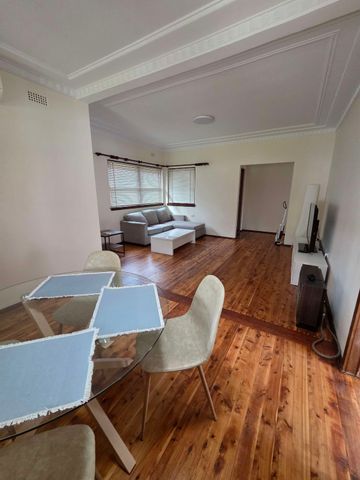 Beverly Hills - Photo 2