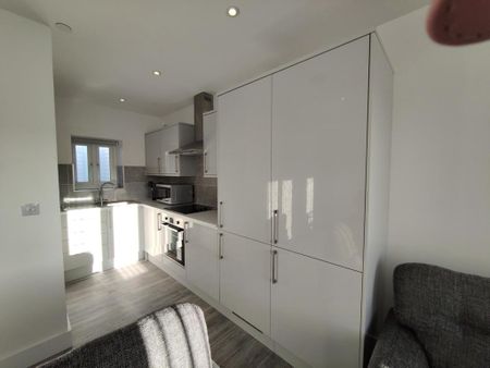 2 bedroom flat to rent - Photo 2