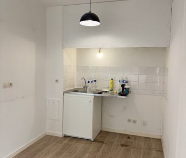 Location Appartement 1 pièce 33m² - Photo 3