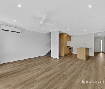 Sleek & Stylish New Residence in a Convenient South Morang Location - Photo 2