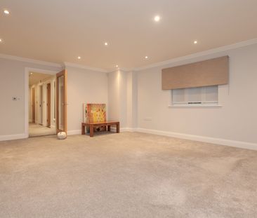 2 bed flat to rent in Peninsula Heights, 27 Bessborough Road, BH13 - Photo 1