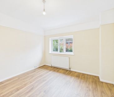 Woodside Road, Amersham, Buckinghamshire,HP6 - Photo 3