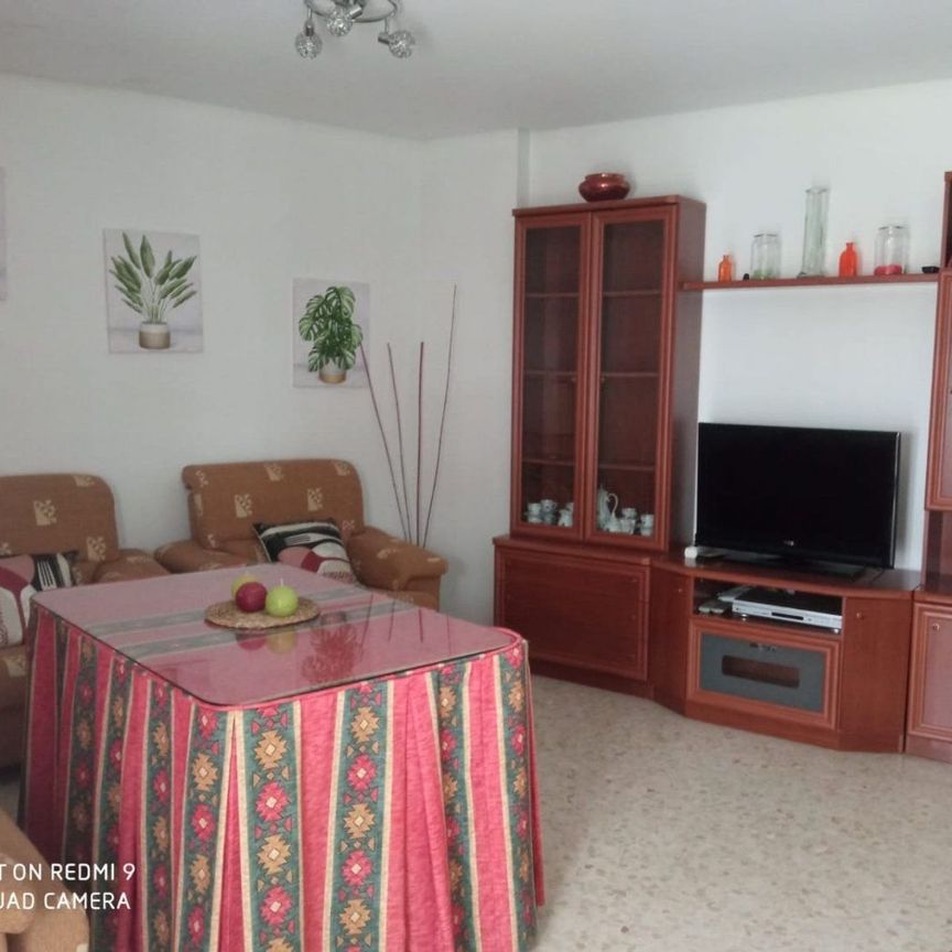 Alquiler de piso en Núcleo Urbano - Foto 1