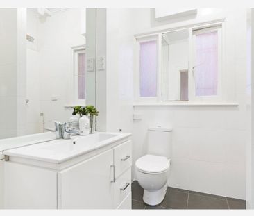 5/38 Mitford Street, Elwood VIC 3184 - Photo 5