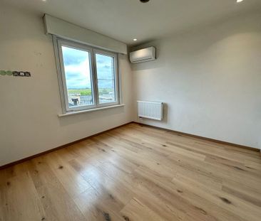 Zeer kwalitatief gerenoveerde rijwoning met hoge afwerking in Water... - Photo 2