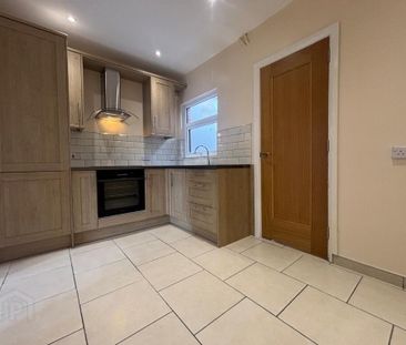 79 Young Street, Lisburn, BT27 5EB - Photo 4