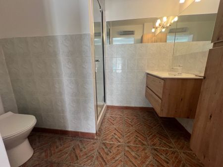 Location Appartement 3 pièces 75m² ST TROPEZ 83990 - Photo 3
