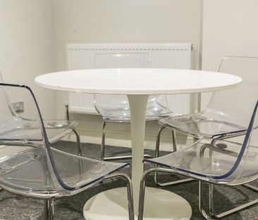 Welton Mount, Hyde Park, Leeds - Photo 1