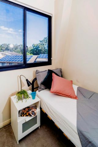 PREMIER STUDIO APARTMENT - Photo 3