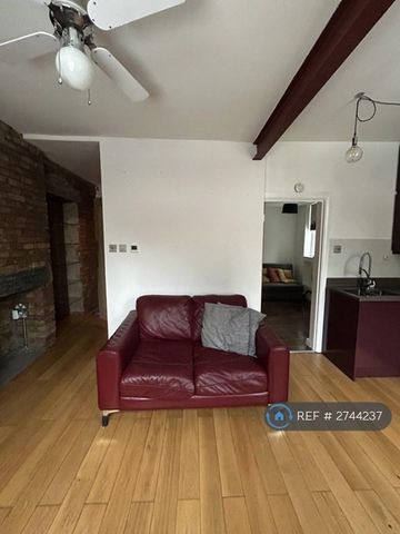 1 bedroom flat to rent - Photo 2