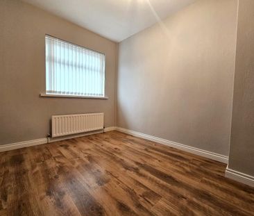 10 Hollowburn Road, Antrim, BT41 1NQ - Photo 2