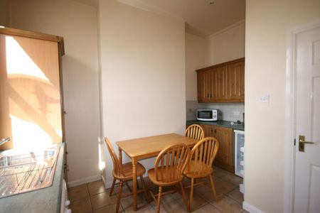 Flat 2, 5 Eglantine Avenue, Lisburn Road, Belfast, BT12 6GJ - Photo 5