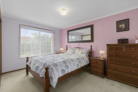 8 Monash Court, Whittington - Photo 3