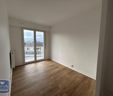 Location Appartement 3 pièces 70m² STE GENEVIEVE DES BOIS 91700 - Photo 2
