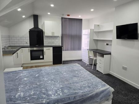 1 bedroom flat to rent - Photo 2