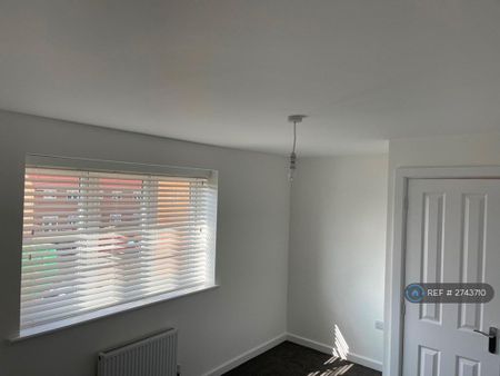 2 bedroom semi-detached house to rent - Photo 4