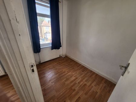 2 Bed Flat, Whitby Road, HA2 - Photo 4