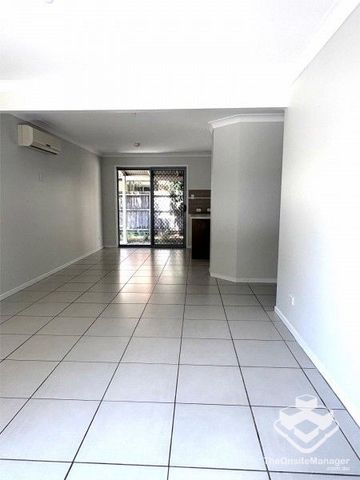 Spacious 3-Bedroom Townhouse in Bald Hills Perfect for Families and Professionals! - Photo 3