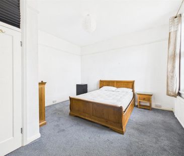 3 bedroom flat to rent - Photo 2
