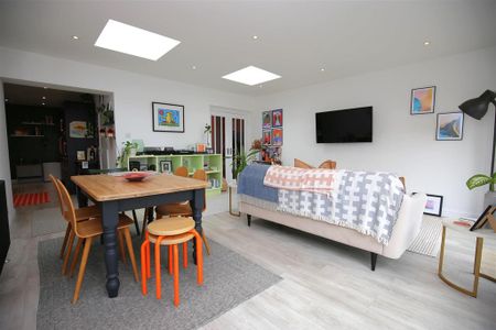 3 bedroom terraced house to rent - Photo 2