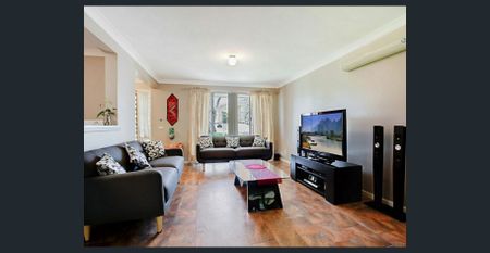 Family Living - Photo 2