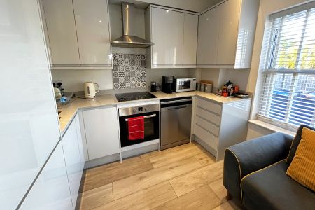 3 Claremont Road, West Byfleet - 1 bedroomProperty for lettings - Seymours - Photo 4