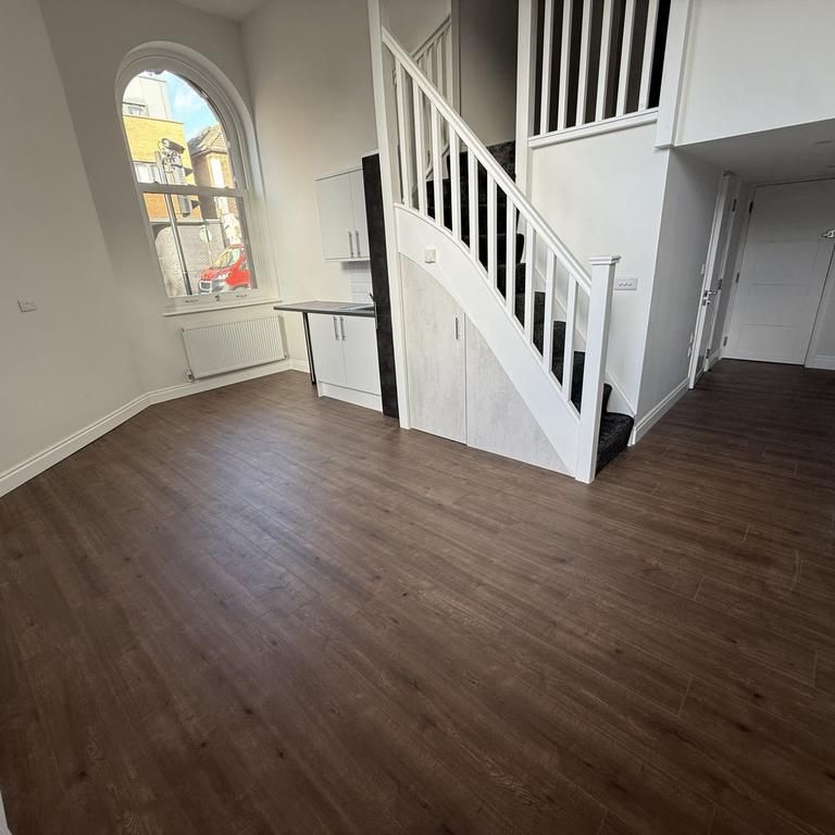 Studio to rent - Photo 1