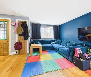 Briar Close, Hampton, Middlesex, TW12 - Photo 6