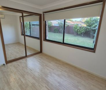 Beautiful 3 Bedroom Home with Large Backyard!!! - Photo 3