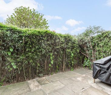 2 bedroom mews to rent - Photo 4