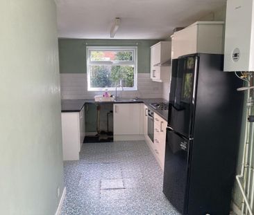 3 bedroom semi-detached house to rent - Photo 4
