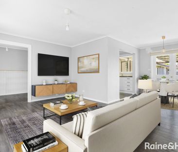 Spacious 5-Bedroom Home in a Quiet Court Location - Photo 1