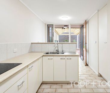 Cosy 2 Bedroom Unit - Photo 2