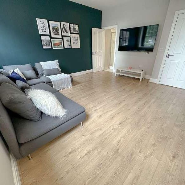 Everton Road, L6 - Photo 1