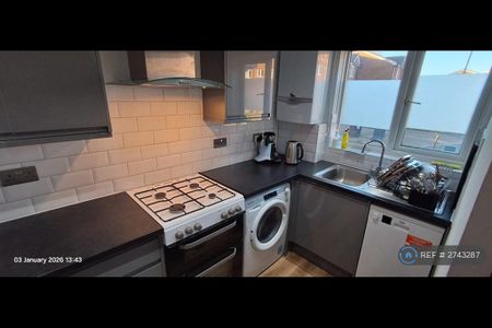 2 bedroom terraced house to rent - Photo 4