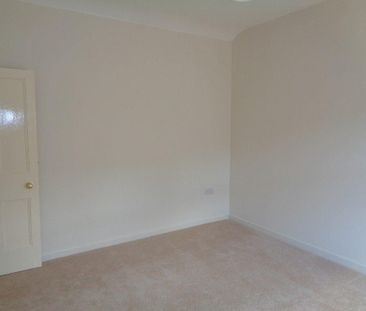 2 bedroom property to rent - Photo 4